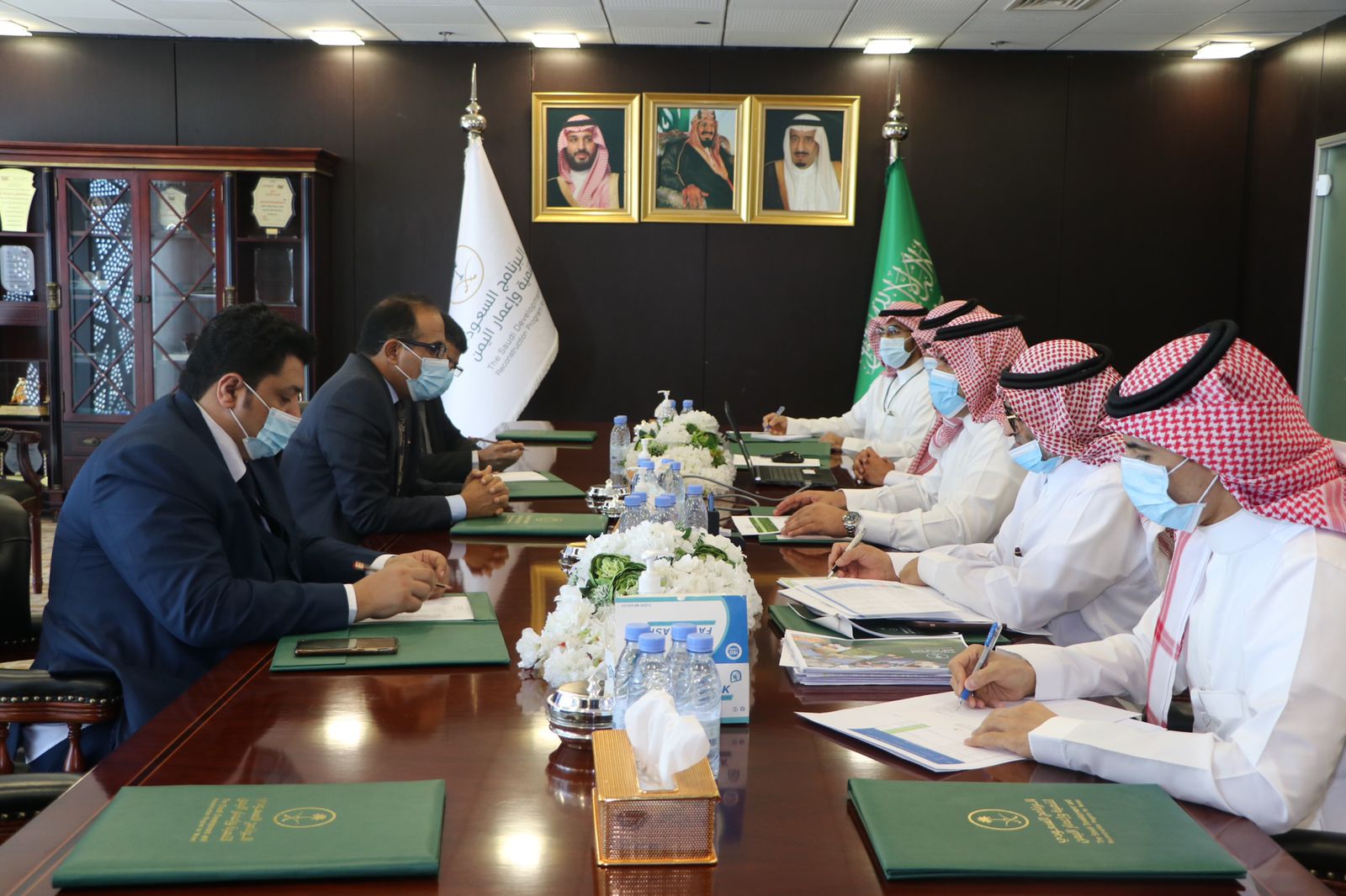 وزير الصحة بحيبح يثّمن الدعم السعودي التنموي لقطاع الصحة في اليمن