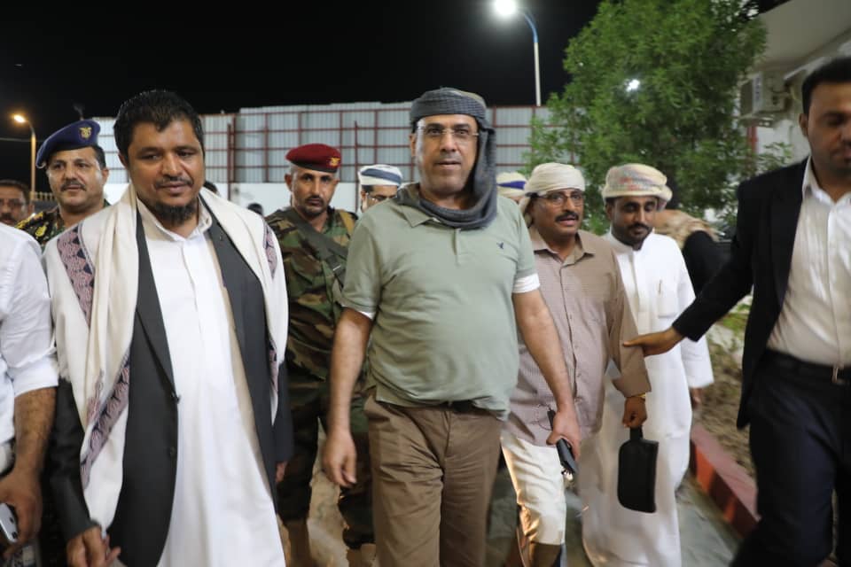 وزيرا الداخلية والنقل يصلان المهرة للإطلاع على أوضاع واحتياجات المحافظة 