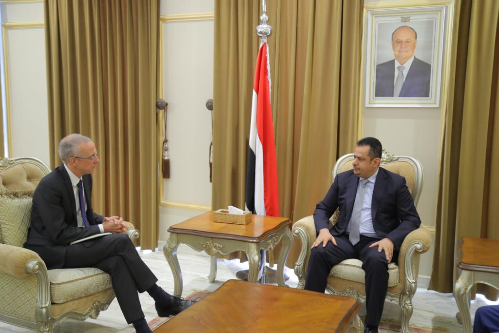 رئيس الوزراء يستقبل المبعوث البريطاني الخاص للشؤون الإنسانية