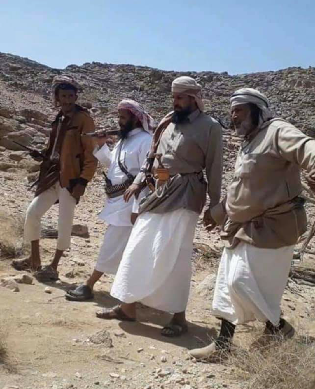 «العكيمي» يكشف بالدليل القاطع  الطرف المسيطر على «خب والشعف» .. شاهد 