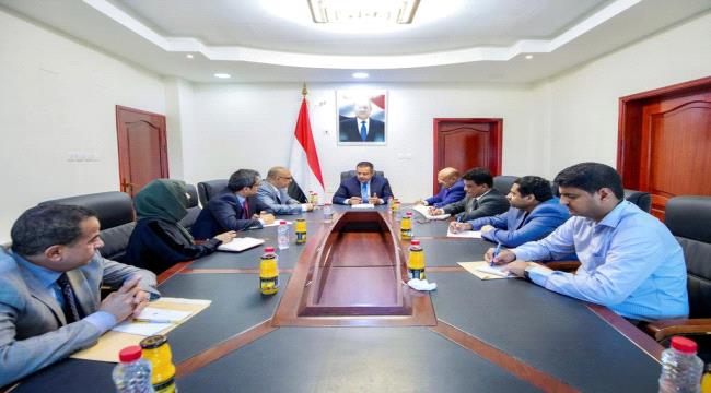 رئيس الوزراء يعلن جاهزية البنك المركزي لإستيعاب الدعم السعودي والإماراتي 