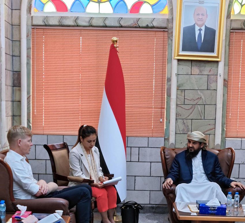 عضو مجلس القيادة المحرمي يبحث مع المبعوث الاممي الجهود المبذولة لإحياء مسار السلام