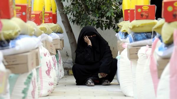 الأطفال مقابل الغذاء.. مليشيا الحوثي تفرض شروطاً خبيثة على المستفيدين من المساعدات الإنسانية