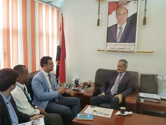 وزير التربية يكشف عن 8 آلاف معلم نازح لم يستلموا حوافزهم النقدية التي تُصرف عبر منظمة اليونيسيف للمعلمين اليمنيين