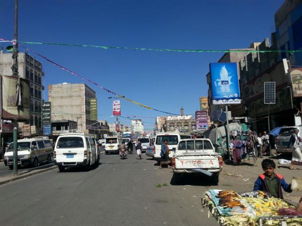 مليشيا الحوثي تعاود جرف وتدمير بسطات الباعة في أسواق مدينة ذمار