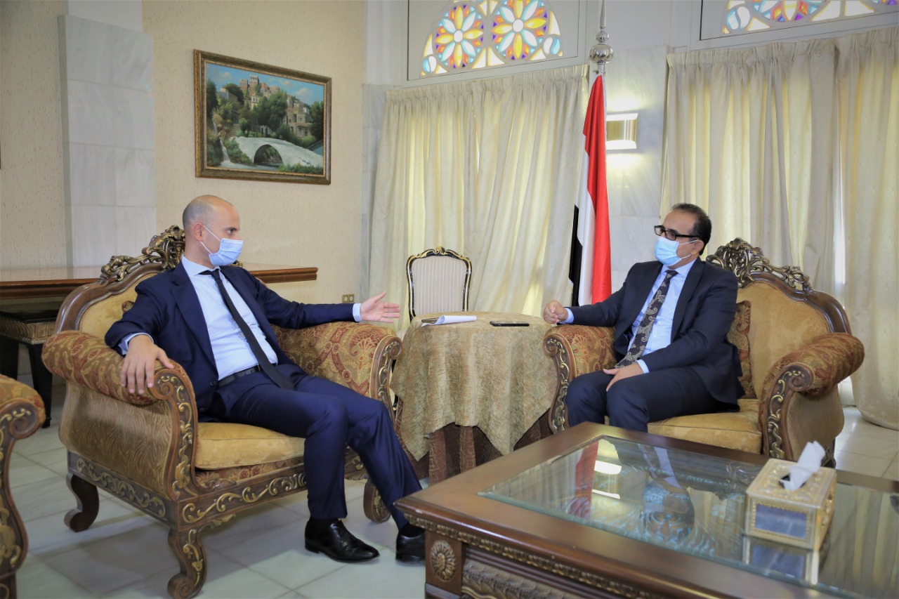 وزير الصحة يثمن الدعم الفرنسي للقطاع الصحي في اليمن