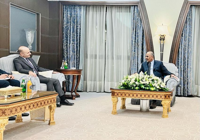 اللواء الزبيدي: المليشيات الحوثية لا تؤمن بالسلام ووجودها مقترن بالحرب والدمار