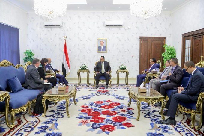 بعد لقاء سفيرها بدولة رئيس الوزراء في عدن.. فرنسا تجدد دعمها الثابت للحكومة