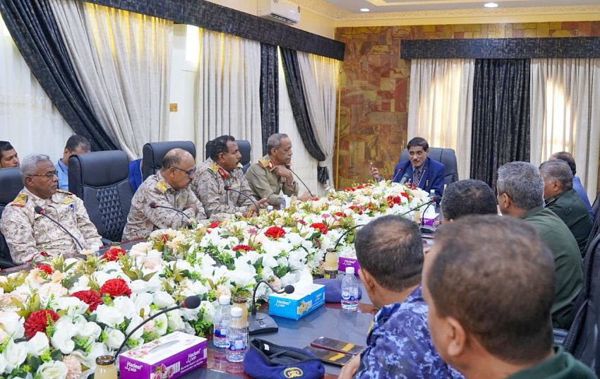 البحسني يعقد اجتماعاً مع قادة الجيش والأمن في ساحل حضرموت