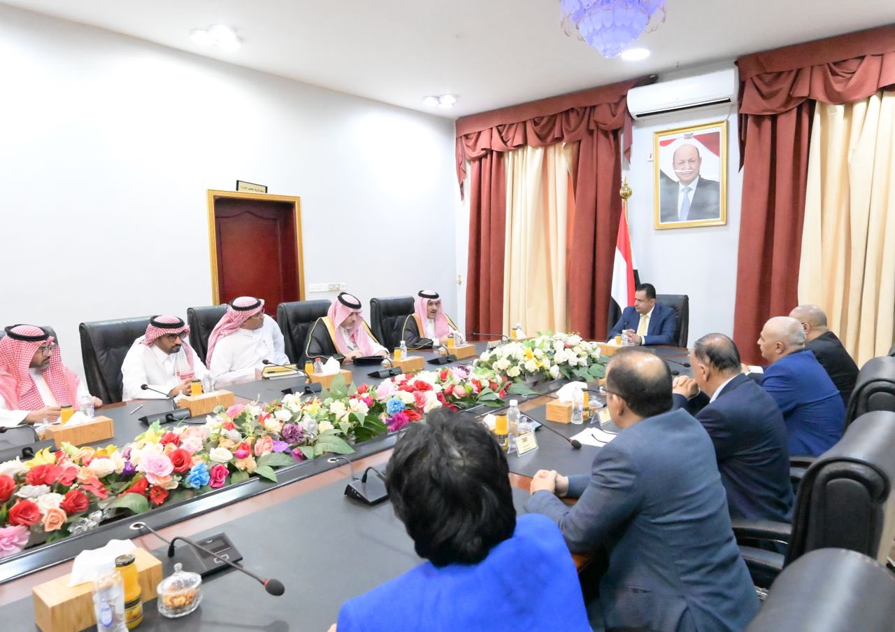 رئيس الوزراء يؤكد العزم على المضي في تفعيل مؤسسات الدولة بالتوازي مع معركة انهاء الإنقلاب