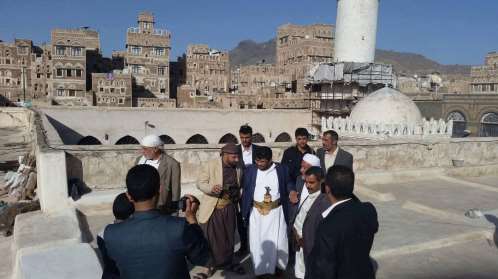الحوثيون ينهبون آثار ومخطوطات من أربعة جوامع تاريخية