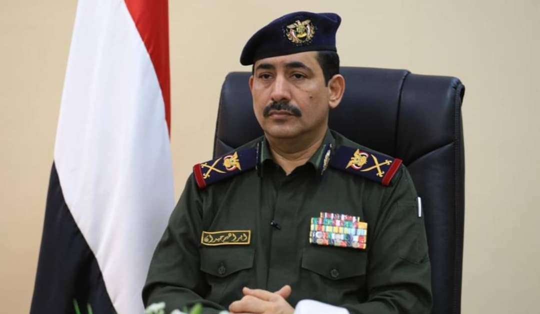 وزير الداخلية يُشيد بجهود رجال الأمن والجيش في تأمين مصليات العيد