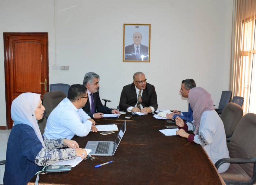 اجتماع برئاسة باذيب يناقش تقرير إنجاز وزارة التخطيط وتعزيز التعاون مع المانحين