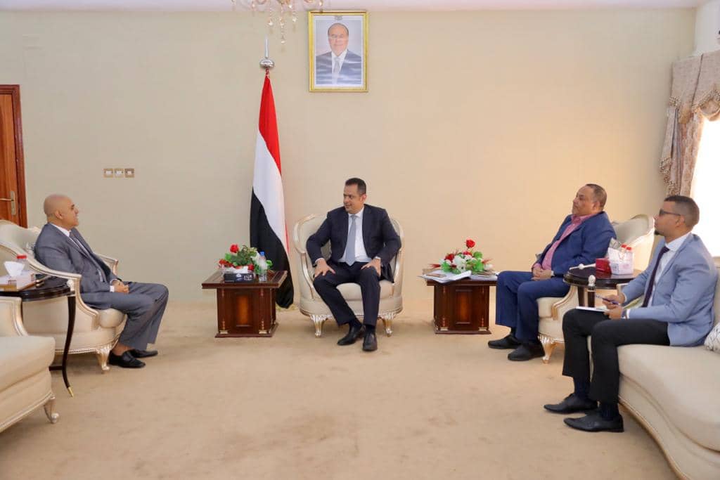 رئيس الوزراء يطلع على مستجدات الأوضاع في محافظة تعز 