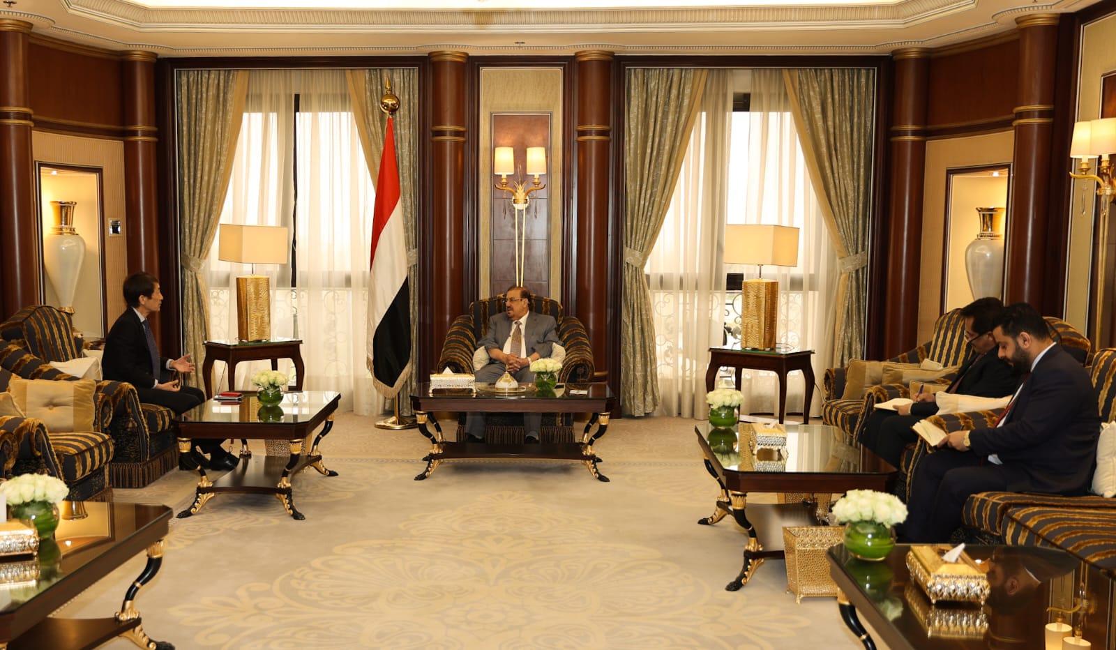 البركاني يبحث مع القائم باعمال السفير الياباني آفاق التعاون الإنمائي ودعم الجوانب الإنسانية