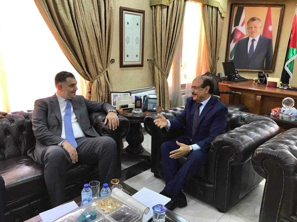 السفير العمراني يبحث مع وزير العمل الأردني أوضاع العمالة اليمنية 