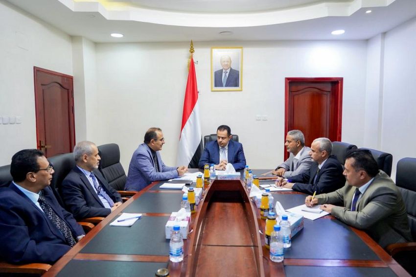رئيس الوزراء يوجه بمضاعفة الجهود لتحسين الخدمات الطبية والعلاجية المقدمة للمواطنين