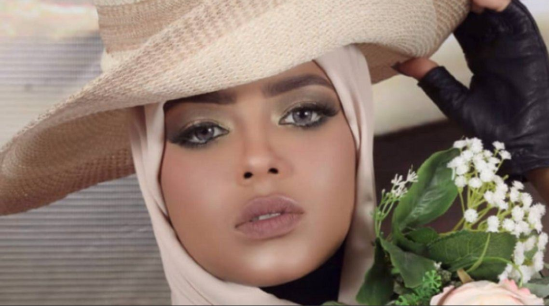 داخل قاعة المحكمة.. قاض حوثي يطلق تهديداً خطيرًا ضد الفنانة انتصار الحمادي 