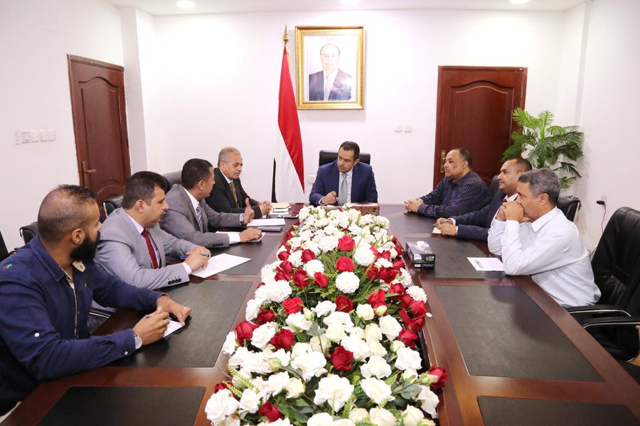رئيس الوزراء يوجه وزارة الصناعة والتجارة بضبط المخالفين والمتلاعبين بقوت المواطنين 