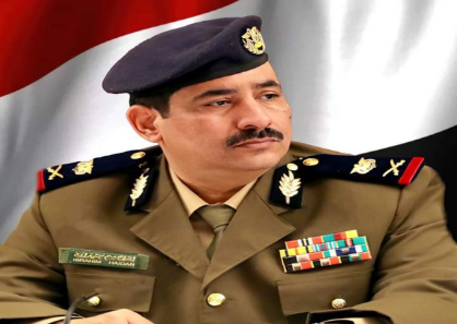 وزير الداخلية يجري اتصالاً هاتفيا بمحافظ شبوة ويناقش معه الأوضاع الأمنية بالمحافظة