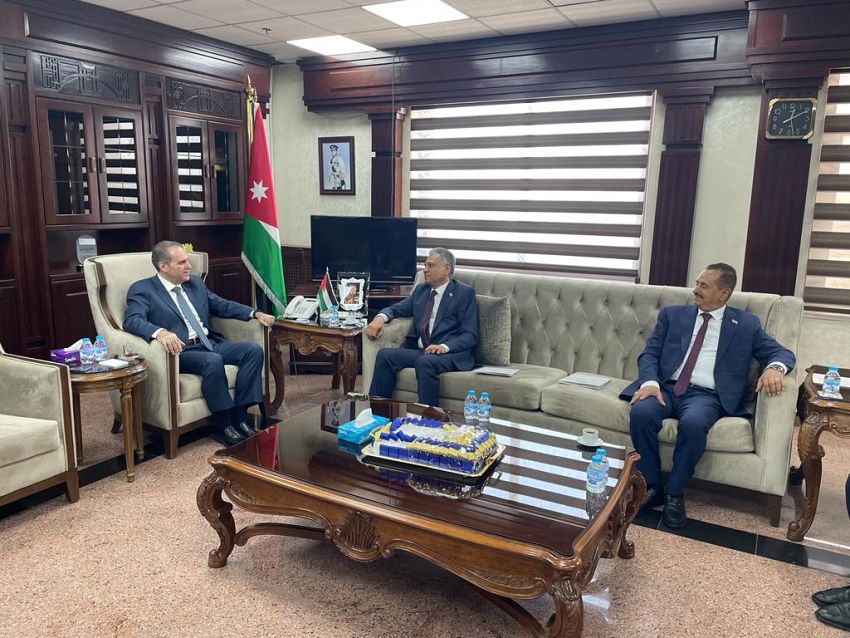 فقيرة يبحث مع الجانب الاردني امكانية اطلاق منصة الكترونية لتيسير وصول المرضى اليمنين