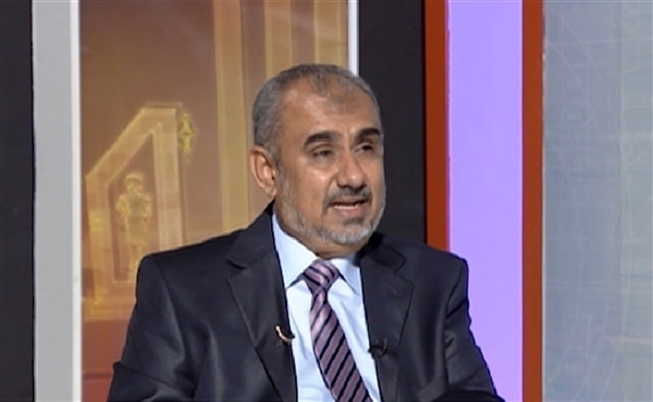 بماذا رد مسؤول حكومي على حديث المليشيا الحوثية بشأن تبادل الأسرى والمختطفين