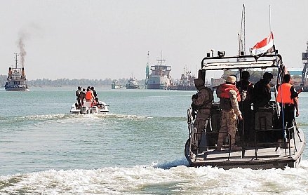 خفر السواحل: إنقاذ ثلاثة صيادين يمنيين بعد بضعة أيام من تعطل قاربهم في خليج عدن