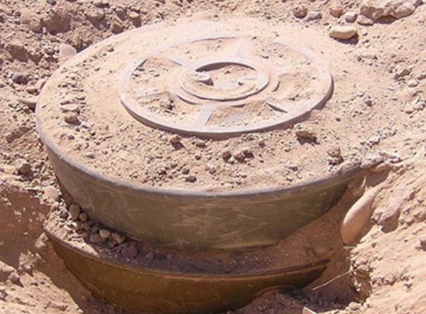 لغم حوثي يودي بحياة مواطن وزوجته ويصيب ثلاثة من أفراد أسرتهما بالحديدة