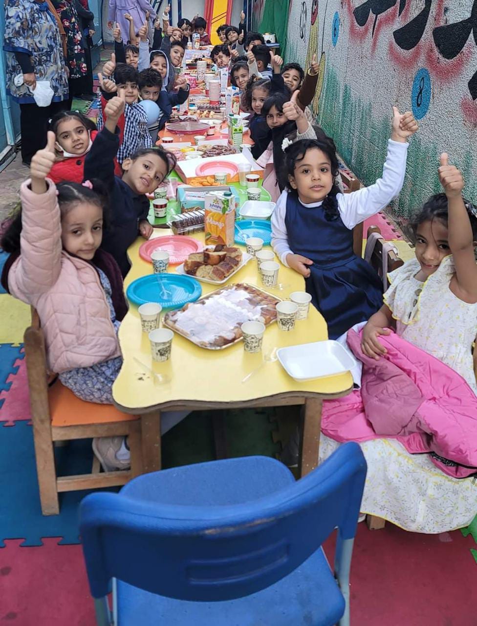 الحكومة: استهداف المليشيات مدرسة بحجة "جريمة حرب" ونطالب بملاحقة ومحاسبة من يقف خلفها