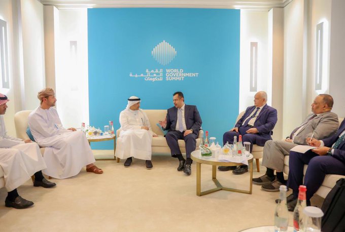 رئيس الوزراء يلتقي أمين عام مجلس التعاون الخليجي ويشيد بموقف المجلس تجاه اليمن  