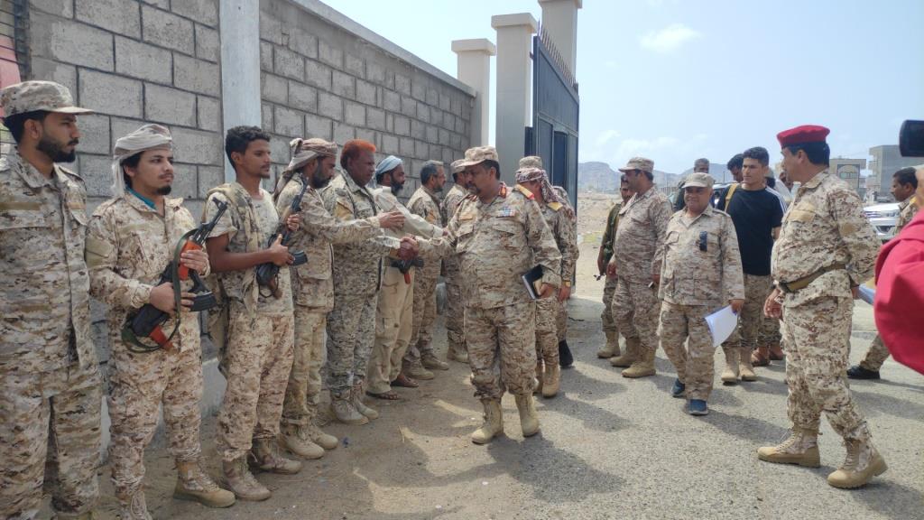 لجنة وزارة الدفاع تواصل مهامها التقييمية للوحدات اللوجستية العسكرية بعدن
