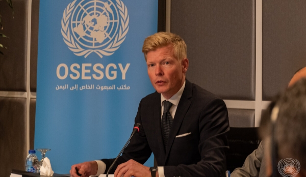 المبعوث الأممي يرحب ببدء عملية تبادل نحو 900 من الأسرى والمختطفين في اليمن