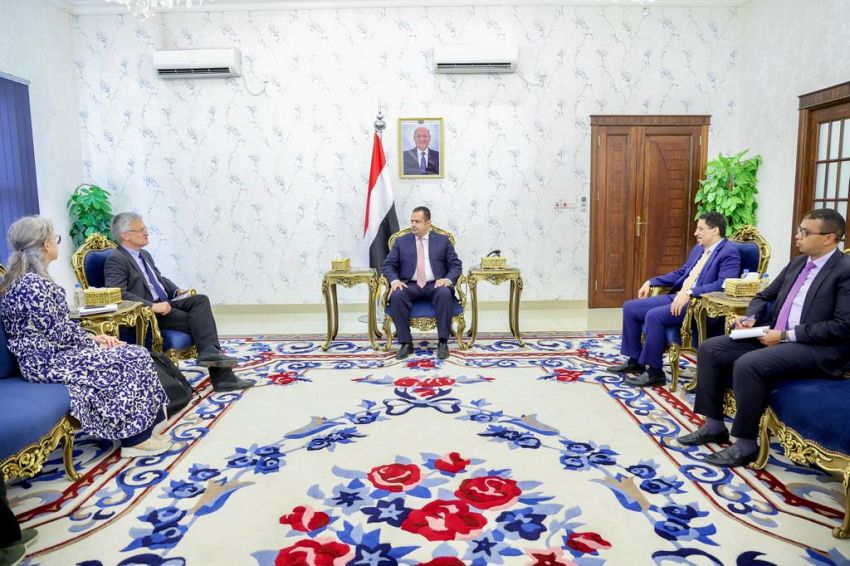 رئيس الوزراء يستقبل في عدن المبعوث السويدي بمناسبة انتهاء فترة عمله لدى اليمن