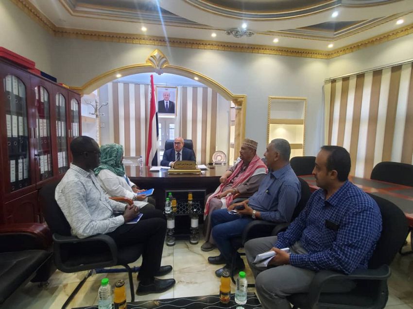 الوزير الأغبري يناقش مع برنامج الأغذية العالمي مشاريع تعزيز القدرة على الصمود وسبل العيش