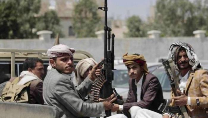 الحوثي ينهب ممتلكات المواطنين بالحديدة.. قتلى وجرحى واعتقالات