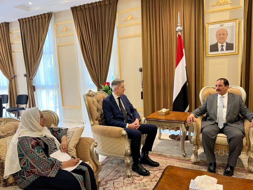 اليمن وبريطانيا تبحثان التعاون في مجال مكافحة الإرهاب