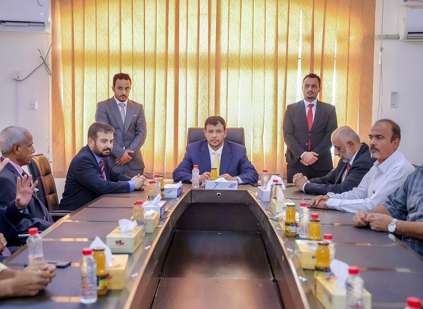 عضو مجلس القيادة الرئاسي عبدالله العليمي يشيد بجهود الجهاز المركزي للرقابة والمحاسبة