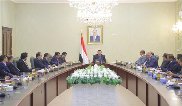 الحكومة توجه بضبط الأمن في عدن والمتورطين في الجرائم الإرهابية