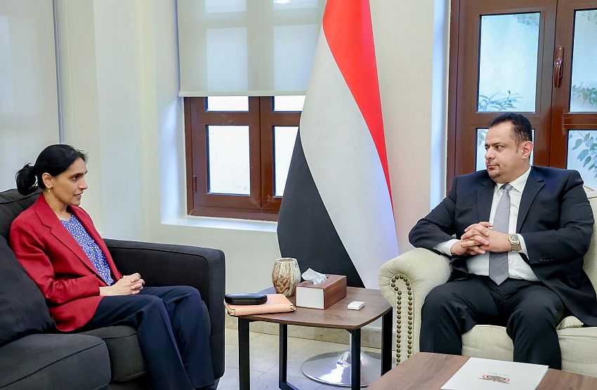 رئيس الوزراء يستقبل سفيرة المملكة المتحدة ويؤكد دعم جهود إحلال السلام في اليمن