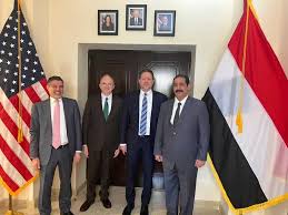 وزير الداخلية يبحث مع مسؤولين امريكيين تنسيق مكافحة التنظيمات الإرهابية