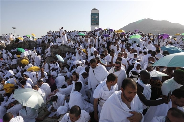 أكثر من مليوني حاج على صعيد عرفات لأداء الركن الأعظم