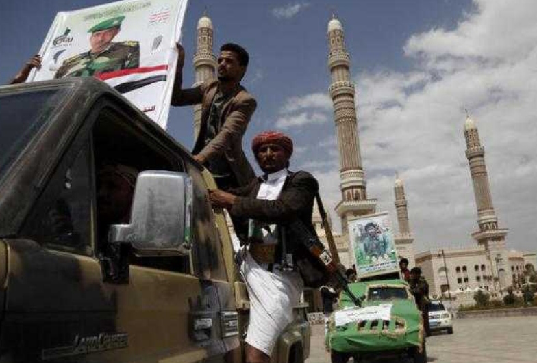 مليشيا الحوثي تغلق أكبر مول تجاري في صنعاء