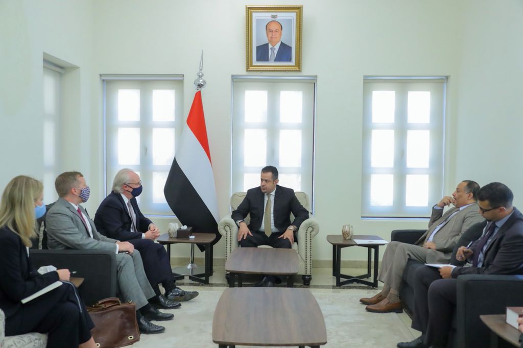 رئيس الوزراء يستقبل المبعوث الأمريكي الخاص الى اليمن
