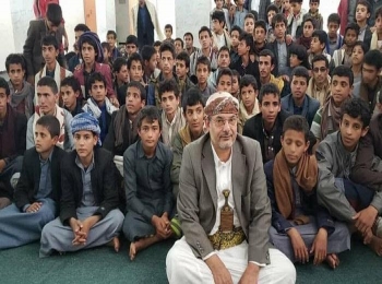 صناعة الارهاب .. مليشيا الحوثي تعبث بمناهج التعليم وتفخخ عقول الطلاب بأفكار طائفية منحرفة