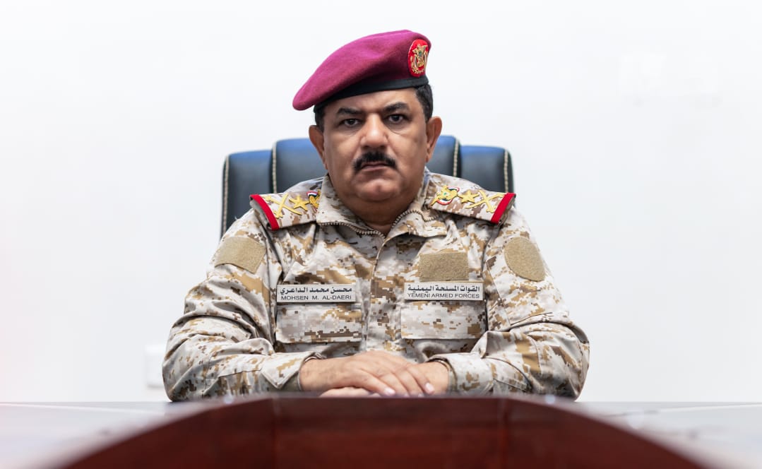 وزير الدفاع يعلن جاهزية الجيش لخوض حرب غير تقليدية مع مليشيا الحوثي