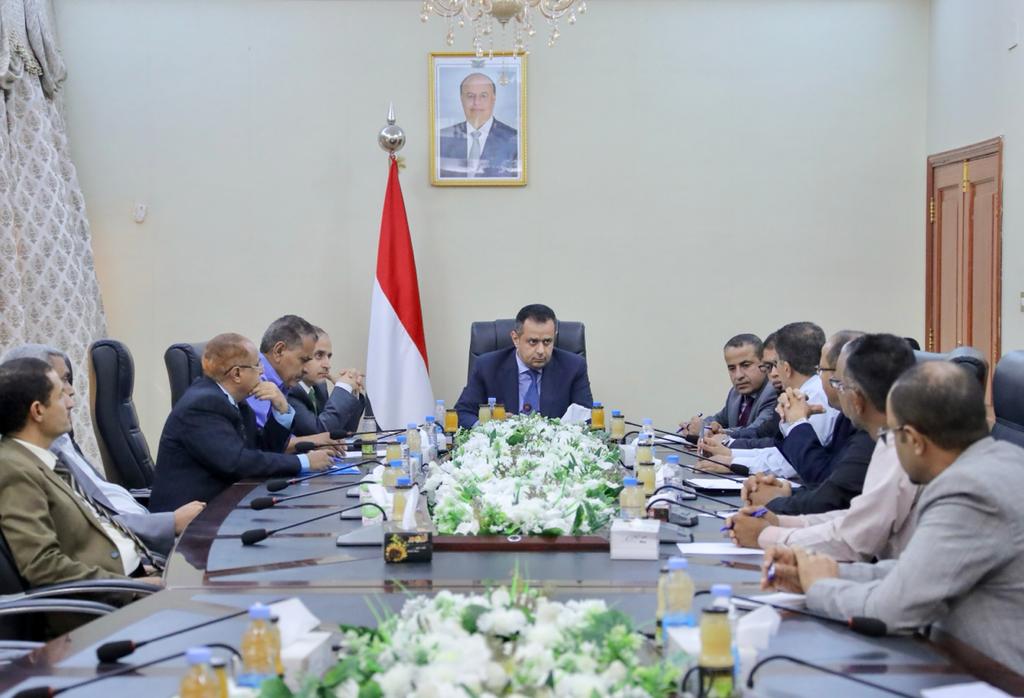 رئيس الوزراء يلتقي بمجلس نقابات هيئة التدريس بالجامعات اليمنية