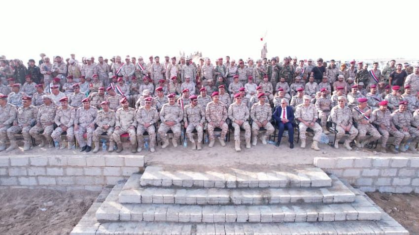 رئيس الأركان يشهد عرضاً عسكرياً بمناسبة تدشين المرحلة الثانية من العام التدريبي