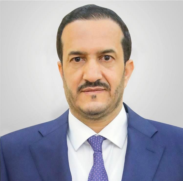 عضو مجلس القيادة يطمئن على صحة رئيس الوزراء