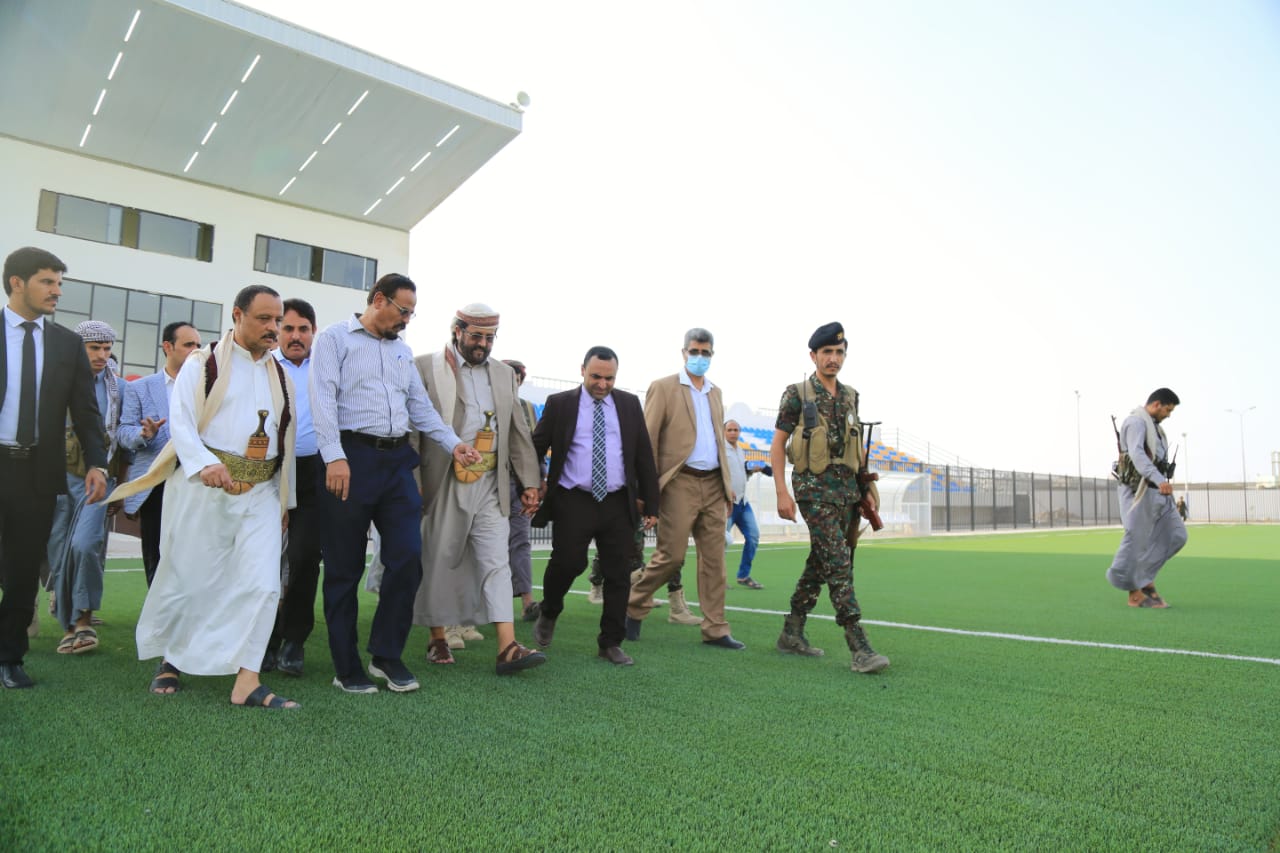 العرادة يتفقد ملعب مأرب الاولمبي بعد انتهاء الاعمال الانشائية