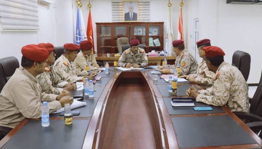 قيادة هيئة الأركان تناقش تحضيرات انعقاد المؤتمر السنوي الأول للقوات المسلحة